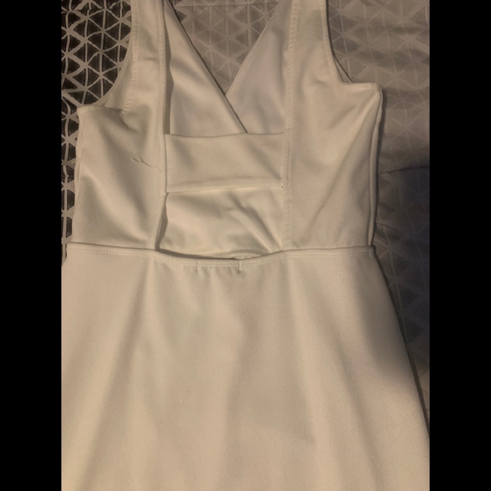 Dress - Picture 3 of 4